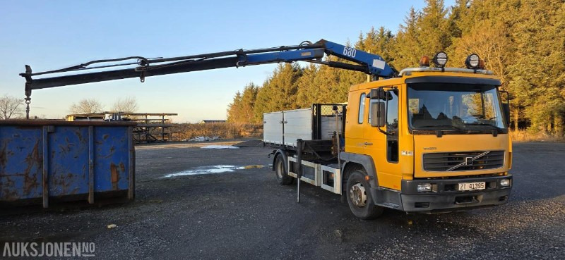 2006 Volvo FL250 Kranbil med tipp - 4X2 - Automat - HMF 683 K2 kran - Aluminiumskarmer - EU godkjent - Gått 206.755 km - Camión grúa: foto 3 2006 Volvo FL250 Kranbil med tipp - 4X2 - Automat - HMF 683 K2 kran - Aluminiumskarmer - EU godkjent - Gått 206.755 km - Camión grúa: foto 3