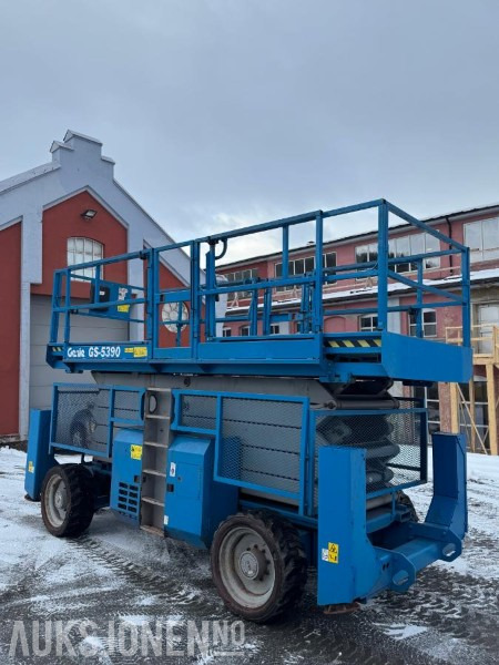 2007 Genie 5390 SAKSELIFT - 2707 Timer - Plataforma elevadora: foto 2 2007 Genie 5390 SAKSELIFT - 2707 Timer - Plataforma elevadora: foto 2