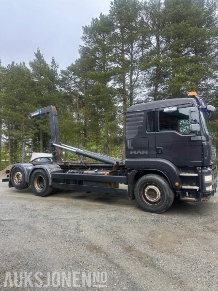 2007 MAN TGA 26.440 6X2-2 BL - Camión multibasculante: foto 2 2007 MAN TGA 26.440 6X2-2 BL - Camión multibasculante: foto 2