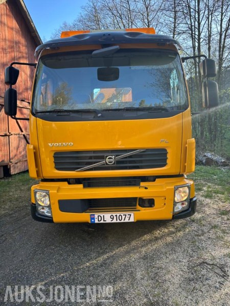 2008 Volvo FL-240 Kranbil med Tipp EU OK NY SERVICE SKRIVERKONTROLL - Camión grúa: foto 2 2008 Volvo FL-240 Kranbil med Tipp EU OK NY SERVICE SKRIVERKONTROLL - Camión grúa: foto 2
