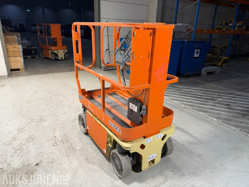 2011 JLG 1230ES Elektrisk mastelift med 5,6 m arbeidshøyde - Plataforma elevadora: foto 4 2011 JLG 1230ES Elektrisk mastelift med 5,6 m arbeidshøyde - Plataforma elevadora: foto 4