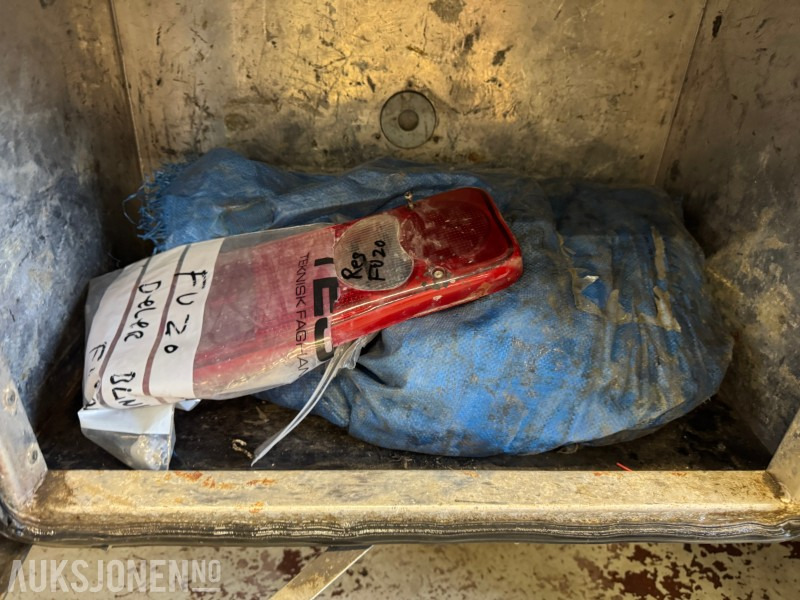 Camión grúa 2012 Fuso Canter kranbil med plan: foto 36 Camión grúa 2012 Fuso Canter kranbil med plan: foto 36