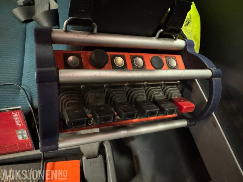 Camión grúa 2012 Fuso Canter kranbil med plan: foto 42 Camión grúa 2012 Fuso Canter kranbil med plan: foto 42