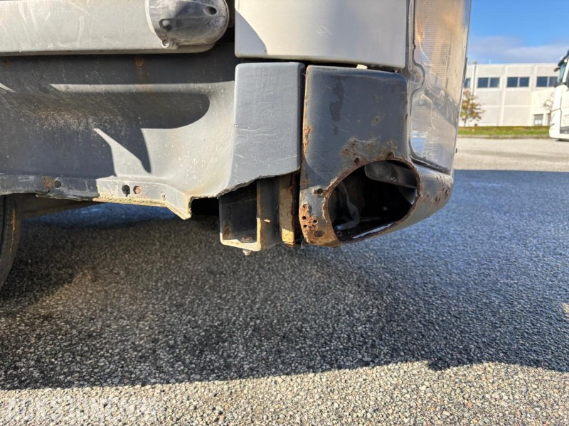 Camión caja cerrada 2012 Volvo FL-290 Skapbil med sideåpning. Bakløft. Zepro baklem.: foto 16