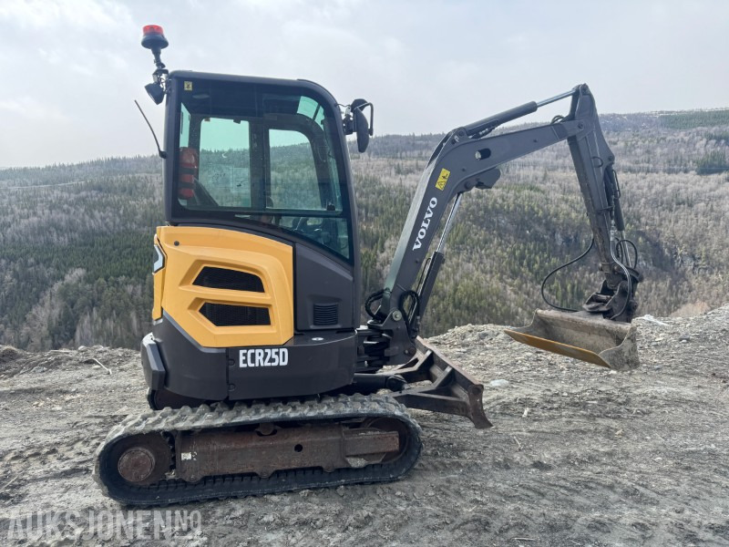 2013 Volvo ECR25D gravemaskin med 3 skuffer - Miniexcavadora: foto 3 2013 Volvo ECR25D gravemaskin med 3 skuffer - Miniexcavadora: foto 3