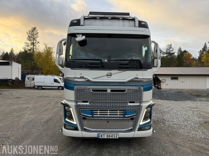 2013 Volvo FH16 750 8X4 - 430 000km - Krokbil - Kran hydraulikk - Brøyteplate - Camión multibasculante: foto 2 2013 Volvo FH16 750 8X4 - 430 000km - Krokbil - Kran hydraulikk - Brøyteplate - Camión multibasculante: foto 2