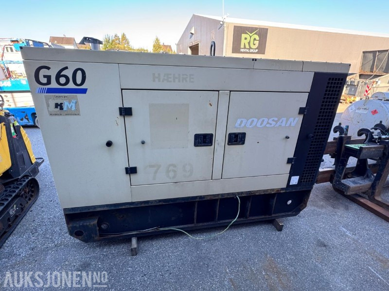 2014 Doosan G60 generator - Equipo de construcción: foto 2 2014 Doosan G60 generator - Equipo de construcción: foto 2