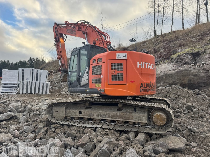 2014 Hitachi ZX225USLC-5B Beltegraver med tiltrotator og pusseskuffe - Excavadora: foto 5 2014 Hitachi ZX225USLC-5B Beltegraver med tiltrotator og pusseskuffe - Excavadora: foto 5