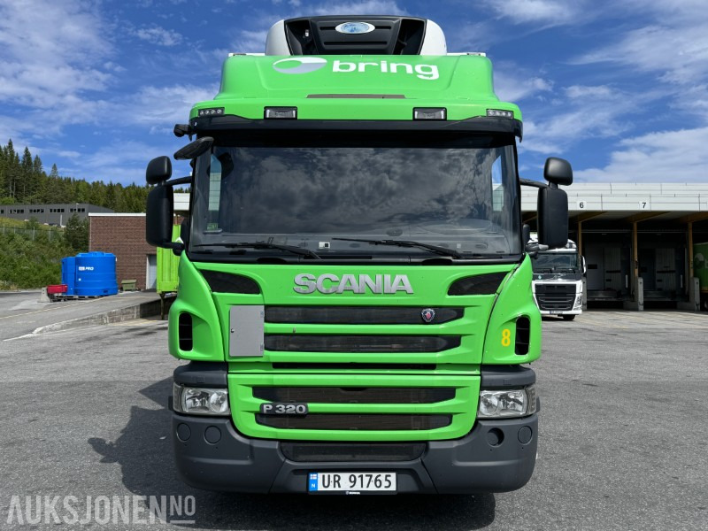 2014 Scania P320 - Skapbil med kjøl/fryse aggregat - Bakløft og sideåpning - 4x2 - Camión caja cerrada: foto 2 2014 Scania P320 - Skapbil med kjøl/fryse aggregat - Bakløft og sideåpning - 4x2 - Camión caja cerrada: foto 2