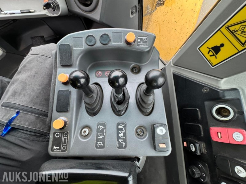 Cargadora de ruedas 2015 CAT 966M FOREST MACHINE HJULLASTER, VEKT, SENTRALSMØRING, FULL SERVICEHISTORIKK, SKUFFE: foto 28 Cargadora de ruedas 2015 CAT 966M FOREST MACHINE HJULLASTER, VEKT, SENTRALSMØRING, FULL SERVICEHISTORIKK, SKUFFE: foto 28