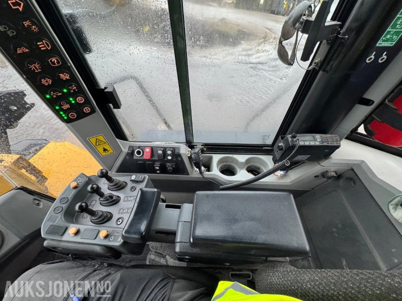 Cargadora de ruedas 2015 CAT 966M FOREST MACHINE HJULLASTER, VEKT, SENTRALSMØRING, FULL SERVICEHISTORIKK, SKUFFE: foto 27 Cargadora de ruedas 2015 CAT 966M FOREST MACHINE HJULLASTER, VEKT, SENTRALSMØRING, FULL SERVICEHISTORIKK, SKUFFE: foto 27