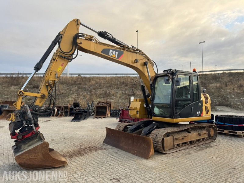 2015 Cat 311F GRAVEMASKIN, ROTOTILT, PUSSESKUFFE, SENTRALSMØRING - Excavadora: foto 1 2015 Cat 311F GRAVEMASKIN, ROTOTILT, PUSSESKUFFE, SENTRALSMØRING - Excavadora: foto 1