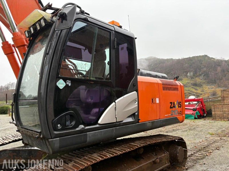 2016 Hitachi ZX210LC-5B med Engcon tiltrotator, planeringsskuffe og Gjerstad graveskuff - Excavadora: foto 4 2016 Hitachi ZX210LC-5B med Engcon tiltrotator, planeringsskuffe og Gjerstad graveskuff - Excavadora: foto 4