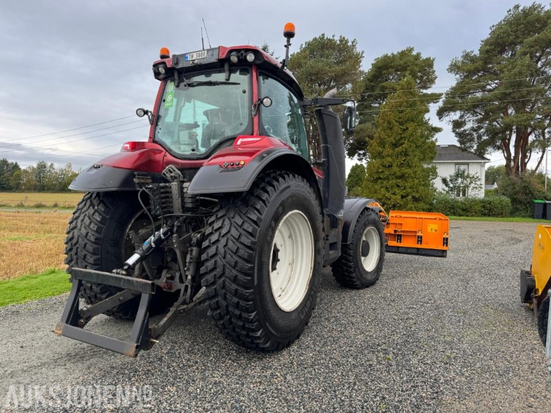 2016 Valtra T174E med Schmidt Tellefsdal U-LS 43.6 plog (2022), Valtra 76 frontlaster og betong lodd - Tractor: foto 5 2016 Valtra T174E med Schmidt Tellefsdal U-LS 43.6 plog (2022), Valtra 76 frontlaster og betong lodd - Tractor: foto 5