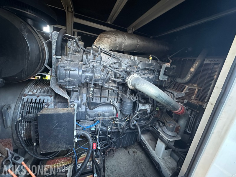2017 DIESELAGGREGAT I CANOPY 555Kva -400Volt -50 Hz Kun gått 937 timer - Equipo de construcción: foto 3 2017 DIESELAGGREGAT I CANOPY 555Kva -400Volt -50 Hz Kun gått 937 timer - Equipo de construcción: foto 3