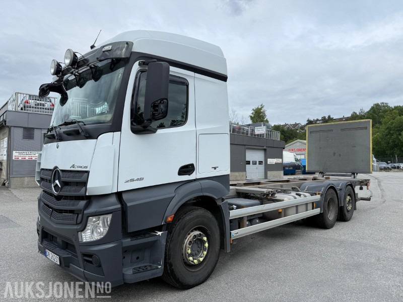 2017 Mercedes-Benz ACTROS 2548 containerbil, Zepro baklem, automat, 476hk, ryggekamera, multiratt - Camión portacontenedore/ Intercambiable: foto 1 2017 Mercedes-Benz ACTROS 2548 containerbil, Zepro baklem, automat, 476hk, ryggekamera, multiratt - Camión portacontenedore/ Intercambiable: foto 1