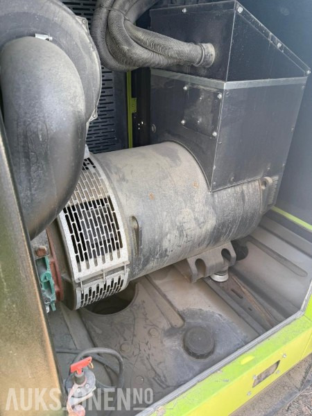 2017 Pramac GSW 280V - Svært lite brukt aggregat på hele 275 KVA, Kun 448 timer - Equipo de construcción: foto 5 2017 Pramac GSW 280V - Svært lite brukt aggregat på hele 275 KVA, Kun 448 timer - Equipo de construcción: foto 5