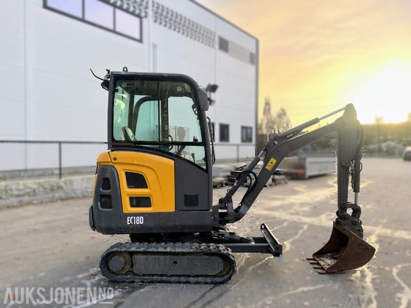 2017 VOLVO EC18D MINIGRAVER 1790 KG SMP GRAVESKUFFE 2358 TIMER - Miniexcavadora: foto 3 2017 VOLVO EC18D MINIGRAVER 1790 KG SMP GRAVESKUFFE 2358 TIMER - Miniexcavadora: foto 3
