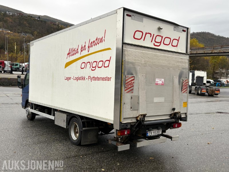 2018 Fuso Canter skapbil m/løftelem - KUN 53123 km - eu-godkjent 26.06.2025 - Camión caja cerrada: foto 4 2018 Fuso Canter skapbil m/løftelem - KUN 53123 km - eu-godkjent 26.06.2025 - Camión caja cerrada: foto 4