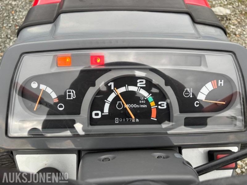 Tractor 2021 Massey Ferguson 1520 Kompaktraktor 4WD. Beitepusser og Tilhenger: foto 11