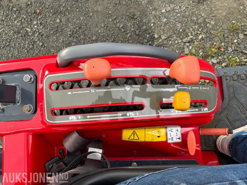 Tractor 2021 Massey Ferguson 1520 Kompaktraktor 4WD. Beitepusser og Tilhenger: foto 16