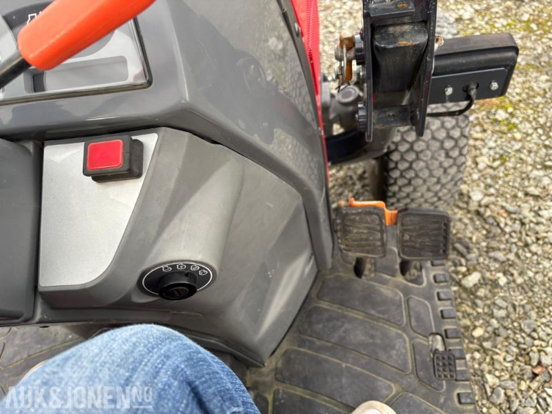 Tractor 2021 Massey Ferguson 1520 Kompaktraktor 4WD. Beitepusser og Tilhenger: foto 14