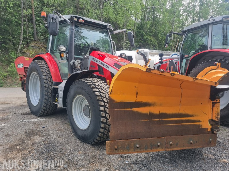 2022 Massey Ferguson 5S.145 traktor med Strøkasse og V-plog - Tractor: foto 3 2022 Massey Ferguson 5S.145 traktor med Strøkasse og V-plog - Tractor: foto 3