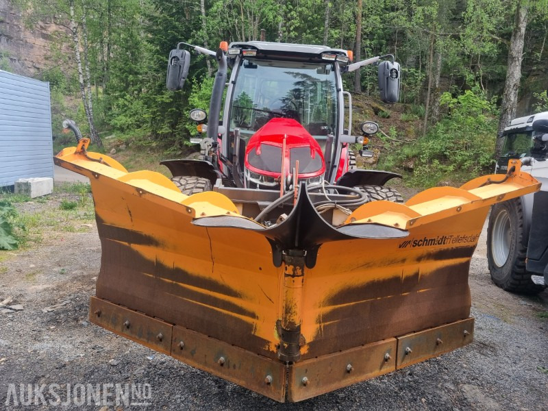 2022 Massey Ferguson 5S.145 traktor med Strøkasse og V-plog - Tractor: foto 5 2022 Massey Ferguson 5S.145 traktor med Strøkasse og V-plog - Tractor: foto 5