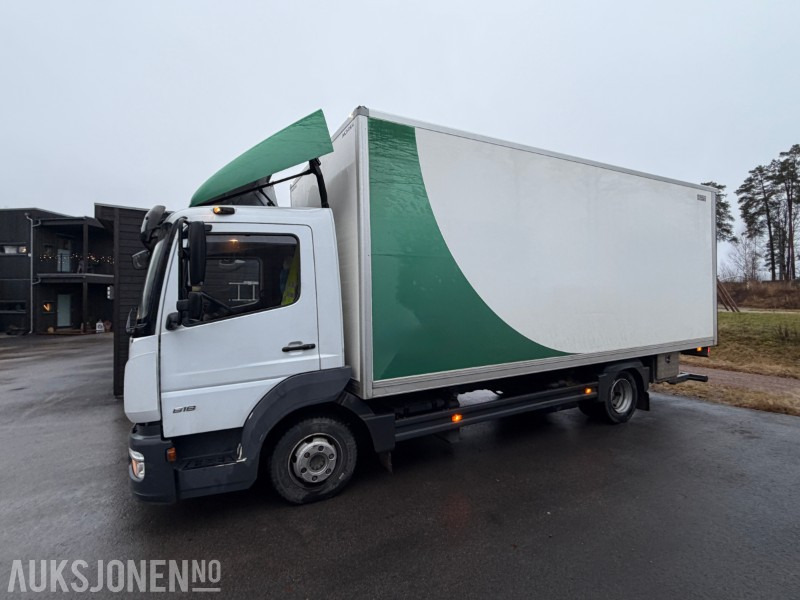 2023 Mercedes-Benz Atego 818 kjøpt ny i Norge - Baklem - 266855 km - Camión caja cerrada: foto 2 2023 Mercedes-Benz Atego 818 kjøpt ny i Norge - Baklem - 266855 km - Camión caja cerrada: foto 2