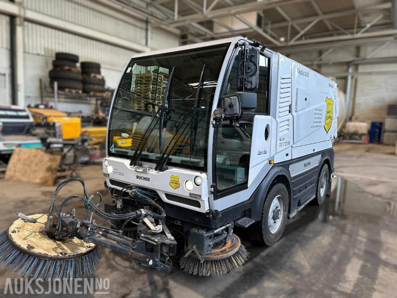 Bucher CityCat 5006 feiemaskin - 160 hk Iveco | Euro 6 | joystick | 4-hjulsstyring | høytrykk - Equipo de construcción: foto 1 Bucher CityCat 5006 feiemaskin - 160 hk Iveco | Euro 6 | joystick | 4-hjulsstyring | høytrykk - Equipo de construcción: foto 1