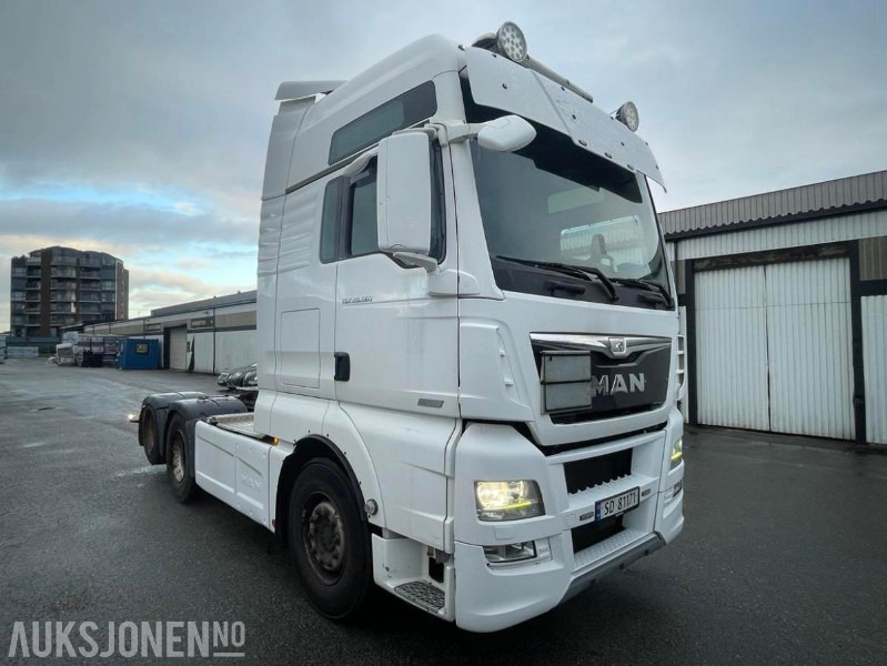 2016 MAN TGX 28.560 Trekkvogn 6X2 - 3 akslet - 560 hk. - 401154 km. - Cabeza tractora: foto 2 2016 MAN TGX 28.560 Trekkvogn 6X2 - 3 akslet - 560 hk. - 401154 km. - Cabeza tractora: foto 2