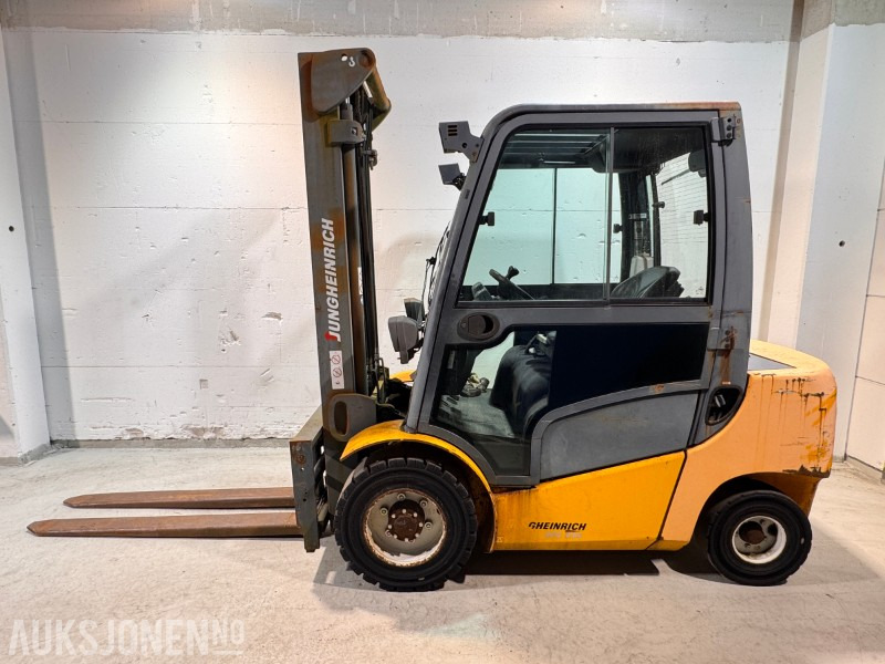 2007 Jungheinrich DFG 430 Motvektstruck 3000KG, 2853 timer - Equipo de manutención: foto 2 2007 Jungheinrich DFG 430 Motvektstruck 3000KG, 2853 timer - Equipo de manutención: foto 2