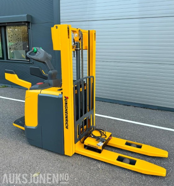 2012 Jungheinrich ERC212 - 1200 kg / 2,5 meter løftehøyde - Equipo de manutención: foto 4 2012 Jungheinrich ERC212 - 1200 kg / 2,5 meter løftehøyde - Equipo de manutención: foto 4