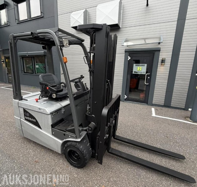 2013 Nissan AG1N1L18Q elektrisk truck Hydraulisk sideskift - Equipo de manutención: foto 2 2013 Nissan AG1N1L18Q elektrisk truck Hydraulisk sideskift - Equipo de manutención: foto 2