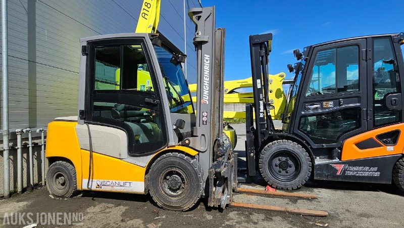 2016 Jungheinrich DFG 425 gaffeltruck - 2.5 tonn - Equipo de manutención: foto 2 2016 Jungheinrich DFG 425 gaffeltruck - 2.5 tonn - Equipo de manutención: foto 2