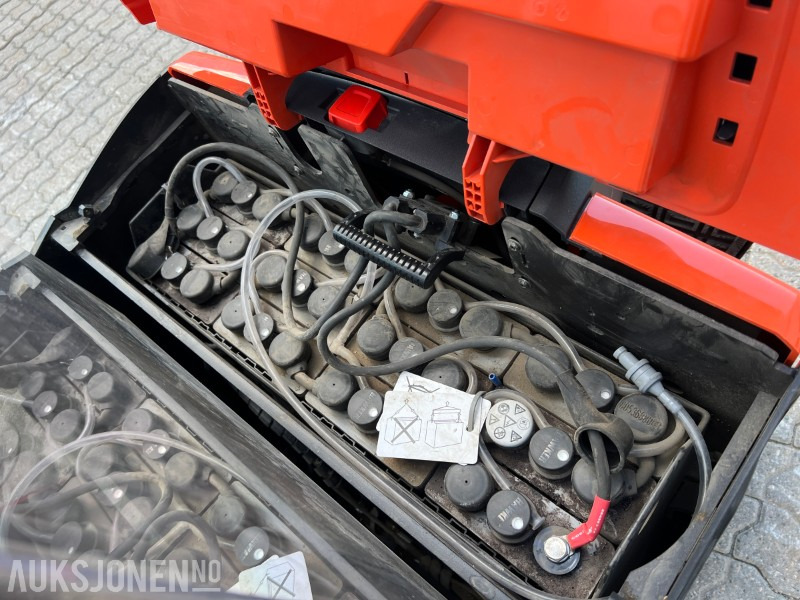 Equipo de manutención Toyota SWE 120 med 2,7m løftehøyde og lader: foto 9