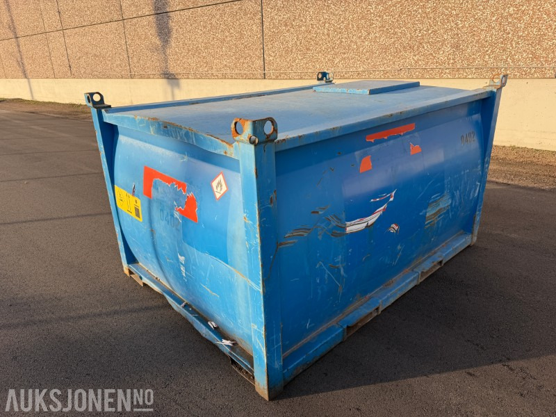 Fuel Proof dieseltank 3000L med lokk og tilkoblinger - Equipo de construcción: foto 4 Fuel Proof dieseltank 3000L med lokk og tilkoblinger - Equipo de construcción: foto 4