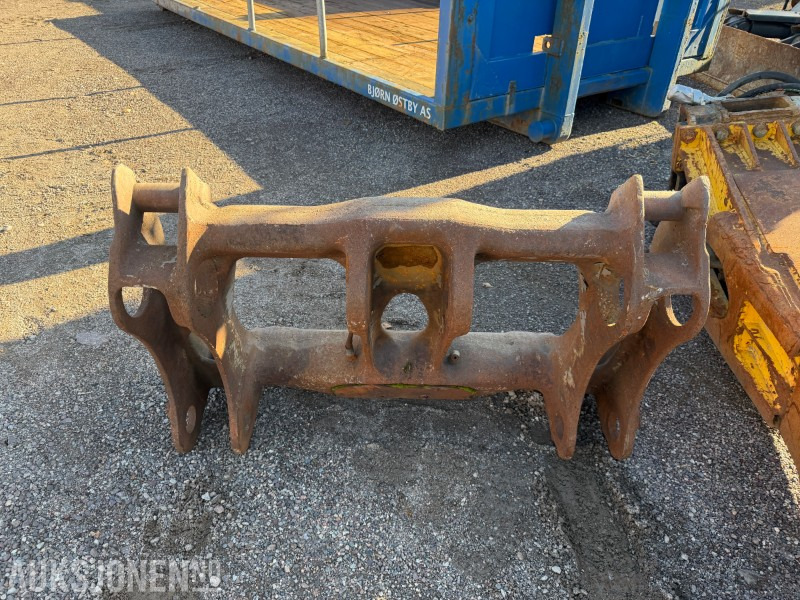 Hydraulisk Hurtigfeste til Volvo L90 - Equipo de construcción: foto 2 Hydraulisk Hurtigfeste til Volvo L90 - Equipo de construcción: foto 2