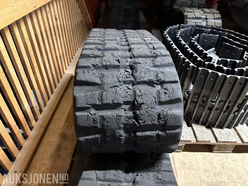 2 Stk. Belter til Kobelco SK75SR – Originale – Selges som de står - Implemento para Maquinaria de construcción: foto 2 2 Stk. Belter til Kobelco SK75SR – Originale – Selges som de står - Implemento para Maquinaria de construcción: foto 2