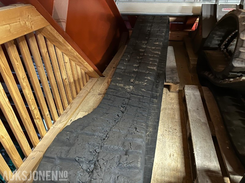 2 Stk. Belter til Kobelco SK75SR – Originale – Selges som de står - Implemento para Maquinaria de construcción: foto 5 2 Stk. Belter til Kobelco SK75SR – Originale – Selges som de står - Implemento para Maquinaria de construcción: foto 5