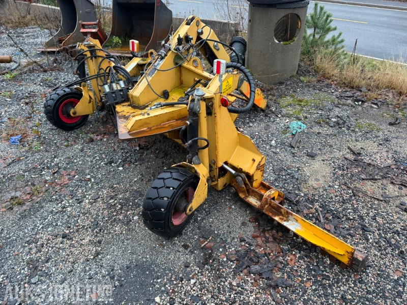 2007 Tokvam grusingspreder – Hydraulisk - veihøvel - Implemento para Maquinaria de construcción: foto 1 2007 Tokvam grusingspreder – Hydraulisk - veihøvel - Implemento para Maquinaria de construcción: foto 1