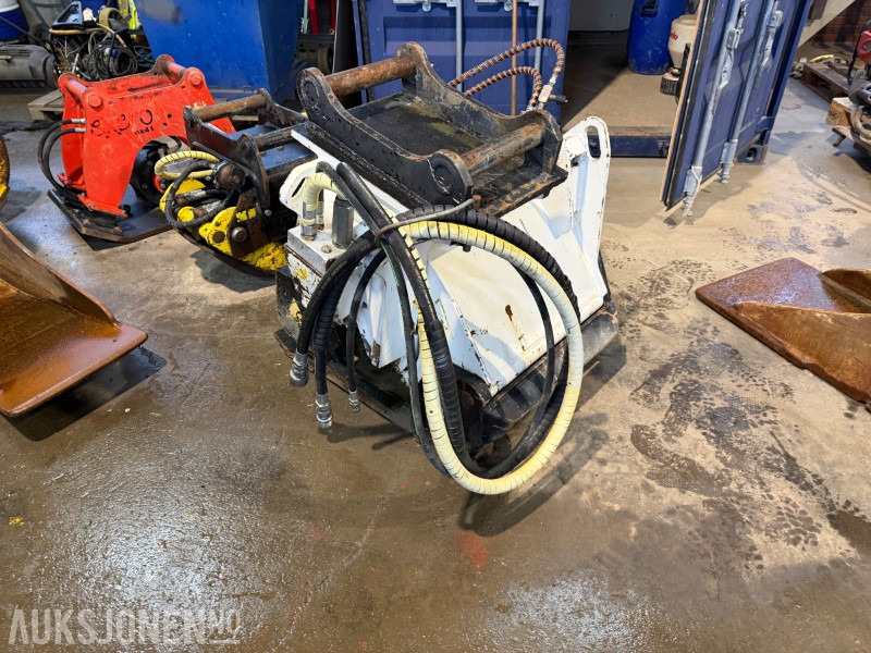 2010 Simex PLB 600 Asfaltfres – S60 - Både betong og afalttrommel montert - Implemento para Maquinaria de construcción: foto 1 2010 Simex PLB 600 Asfaltfres – S60 - Både betong og afalttrommel montert - Implemento para Maquinaria de construcción: foto 1