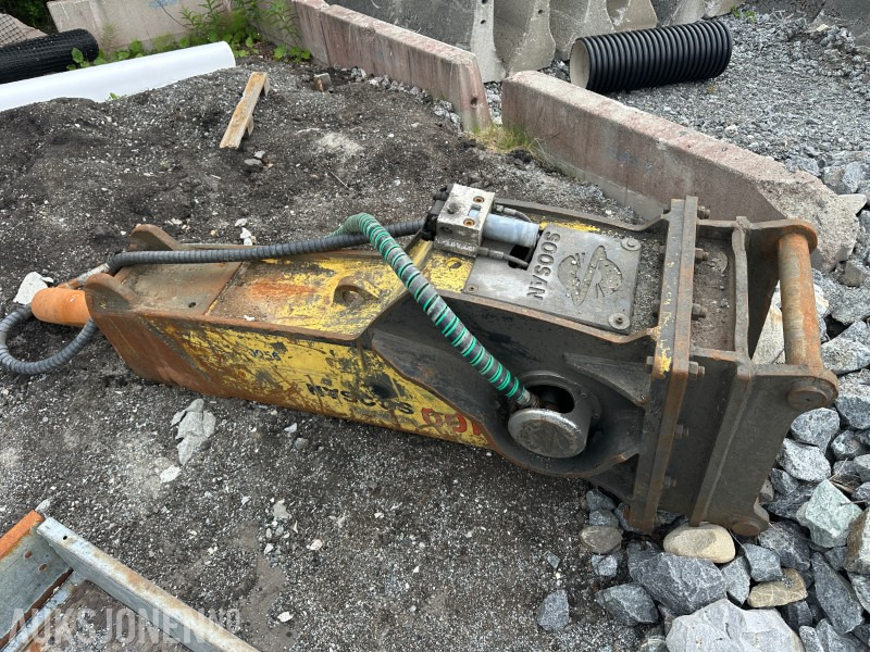 2012 SOSSAN SQ 100TS-P 70 SLAGHAMMER - Implemento para Maquinaria de construcción: foto 1 2012 SOSSAN SQ 100TS-P 70 SLAGHAMMER - Implemento para Maquinaria de construcción: foto 1