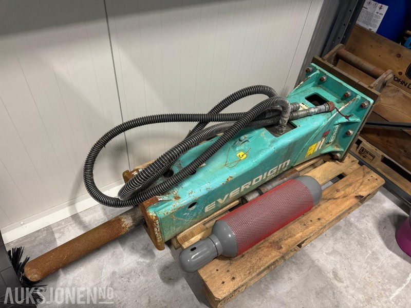 2013 Everdigm EHB06BA pigghammer / S50 - Implemento para Maquinaria de construcción: foto 1 2013 Everdigm EHB06BA pigghammer / S50 - Implemento para Maquinaria de construcción: foto 1