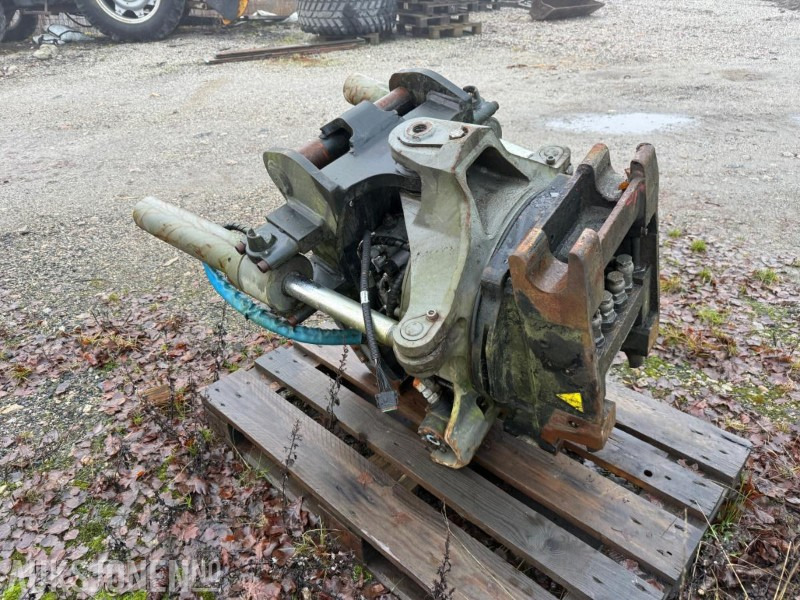 2013 OilQuick tiltrotator. - Implemento para Maquinaria de construcción: foto 2 2013 OilQuick tiltrotator. - Implemento para Maquinaria de construcción: foto 2