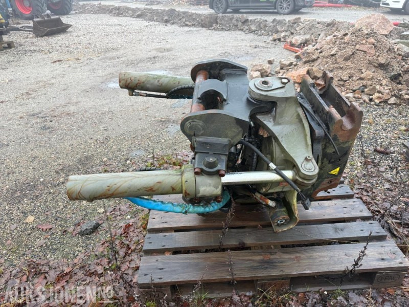 2013 OilQuick tiltrotator. - Implemento para Maquinaria de construcción: foto 1 2013 OilQuick tiltrotator. - Implemento para Maquinaria de construcción: foto 1