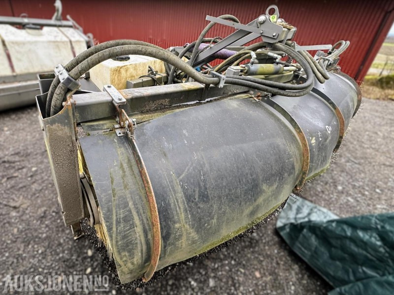 2014 HOLMS SH-3.0 FEIEKOST MED VANNTANKER OG STØVDEMPING - Implemento para Maquinaria de construcción: foto 4 2014 HOLMS SH-3.0 FEIEKOST MED VANNTANKER OG STØVDEMPING - Implemento para Maquinaria de construcción: foto 4