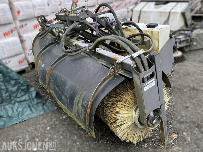 2014 HOLMS SH-3.0 FEIEKOST MED VANNTANKER OG STØVDEMPING - Implemento para Maquinaria de construcción: foto 3 2014 HOLMS SH-3.0 FEIEKOST MED VANNTANKER OG STØVDEMPING - Implemento para Maquinaria de construcción: foto 3