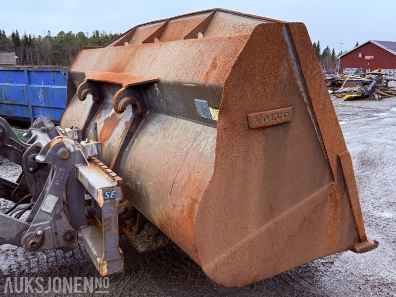 2014 Volvo Skuffe m/Stor BM hurtigfeste og slitedel - Rep.objekt - Implemento para Maquinaria de construcción: foto 5 2014 Volvo Skuffe m/Stor BM hurtigfeste og slitedel - Rep.objekt - Implemento para Maquinaria de construcción: foto 5