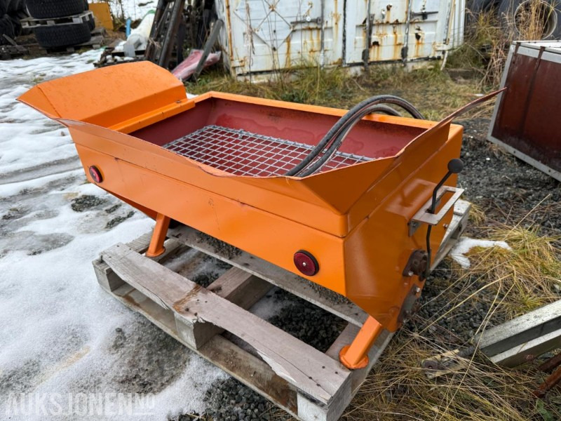 2015 Boschung Minispreder BUR-U140-100 - Implemento para Maquinaria de construcción: foto 4 2015 Boschung Minispreder BUR-U140-100 - Implemento para Maquinaria de construcción: foto 4